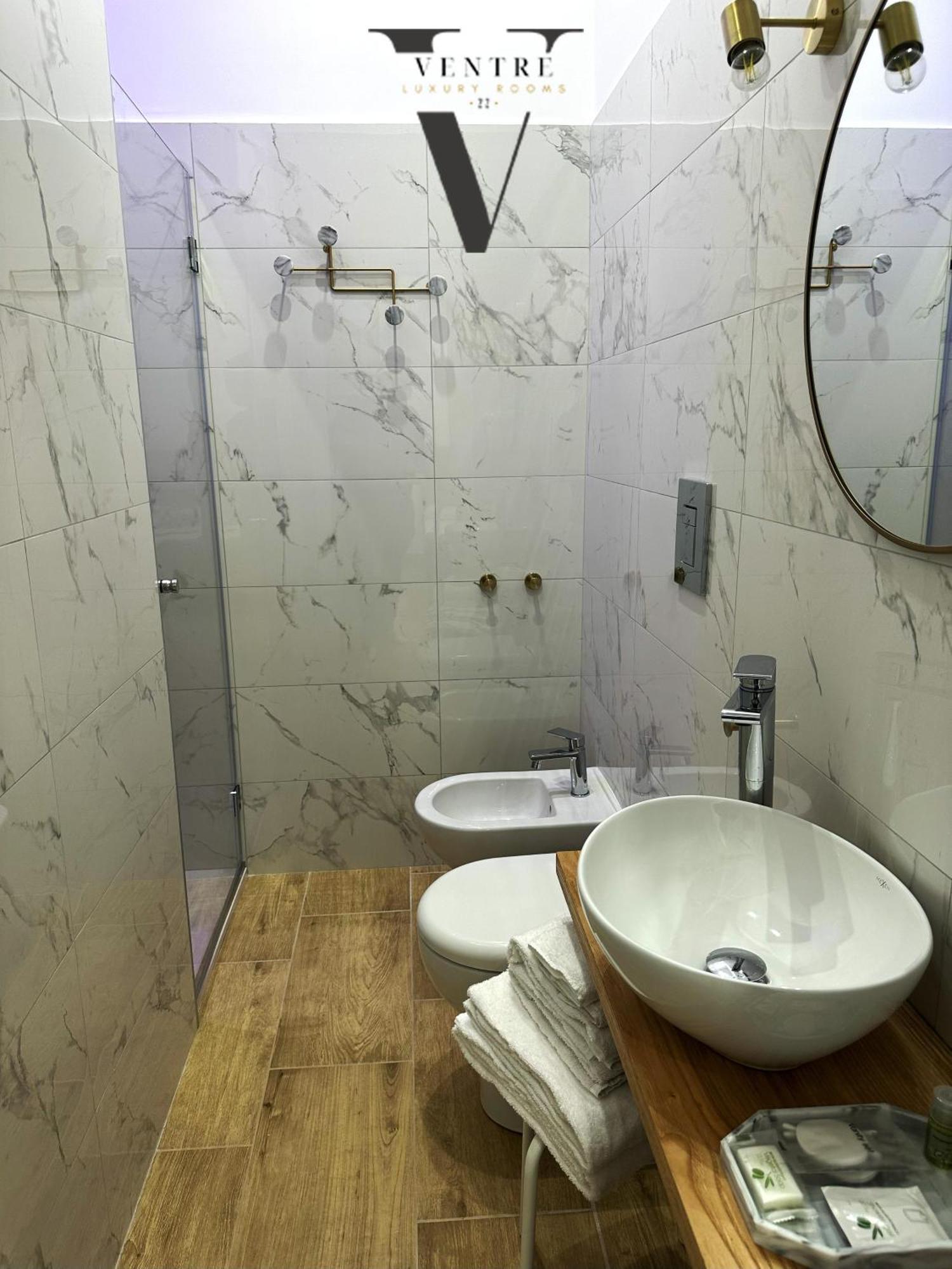 Ventre Luxury Rooms Неаполь Экстерьер фото